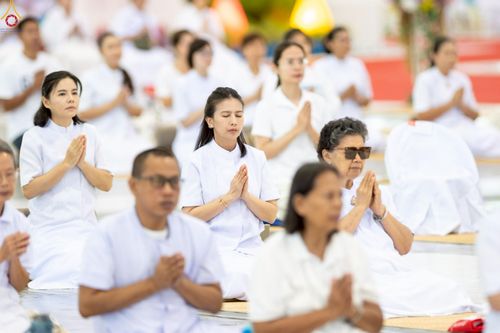 ภาพ No.235531:วันอาทิตย์ที่ 27 กรกฎาคม พ.ศ. 2568 พิธีจุดเทียนใจ ไฟนิรันด์ อนันตชัย ณ วัดพระธรรมกาย จ.ปทุมธานี