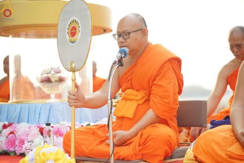 ภาพ No.135355:โครงการตักบาตรข้าวสารอาหารแห้งพระภิกษุสามเณร ๑,๐๐๐ รูป วันอังคารที่ ๙ เมษายน พ.ศ.๒๕๖๗ ณ ถนนหน้าที่ว่าการอำเภอคลองขลุง (เส้นเลียบแม่น้ำปิง) ตำบลคลองขลุง อำเภอคลองขลุง จังหวัดกำแพงเพชร