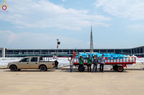 ภาพ No.220735:วันที่ 24-25 เมษายน พ.ศ. 2568 การเก็บงาน ผ้ารับประเคน ผ้าระบาย โต๊ะ เก้าอี้  ภายหลังงานวันคุ้มครองโลก ณ วัดพระธรรมกาย