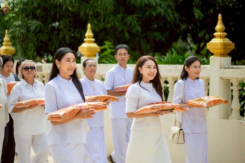 ภาพ No.255979:วันที่ 15 ตุลาคม พ.ศ. 2568 พิธีทอดกฐินสามัคคีทั่วไทย 30,000 วัด โดยคณะศิษยานุศิษย์ บูชาธรรม 81 ปี หลวงพ่อธัมมชโย ณ วัดตะโกสูง อ.ดอนตูม จ.นครปฐม