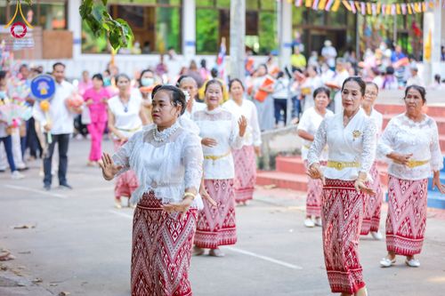 ภาพ No.173948:พิธีทอดกฐิน ณ วัดสุดสวาสดิ์ ต.บ้านคลอง อ.เมือง จ.พิษณุโลก ในโครงการกฐินสามัคคีทั่วไทย 30,000 วัด บูชาธรรม 80 ปี หลวงพ่อธัมมชโย โดยคณะศิษยานุศิษย์วัดพระธรรมกาย วันที่ 9 พฤศจิกายน พ.ศ. 2567