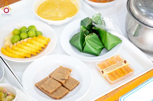 ภาพ No.245076:วันพุธที่ 10 กันยายน พ.ศ. 2568 พิธีถวายภัตตาหารเมนูสวรรค์ เนื่องในวันครบ 25 ปี วันละสังขารคุณยายอาจารย์มหารัตนอุบาสิกาจันทร์ ขนนกยูง ณ หอฉันคุณยายอาจารย์ฯ วัดพระธรรมกาย