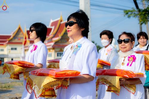 ภาพ No.189273:พิธีทอดผ้าป่าทำนุบำรุงศาสนสถาน ในโครงการธรรมยาตรา กตัญญูบูชา มหาปูชนียาจารย์ พระมงคลเทพมุนี(สด จนฺทสโร) พระผู้ปราบมาร อนุสรณ์สถาน 7 แห่ง ปีที่ 13 ณ วัดใหม่นพรัตน์  ต.เนินพระปรางค์ อ.สองพี่น้อง จ.สุพรรณบุรี วันที่ 5 มกราคม พ.ศ. 2568