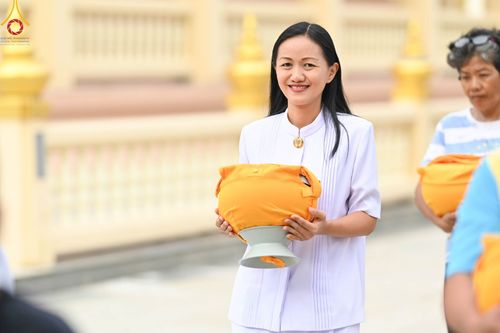 ภาพ No.101097:พิธีอุปสมบทหมู่ ในโครงการอุปสมบทบูชาธรรม มหาปูชนียาจารย์ พ.ศ. 2566 ณ วัดท่าเกวียน อำเภอพนมสารคาม จังหวัดฉะเชิงเทรา วันที่ 5 ธันวาคม พ.ศ. 2566