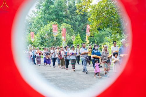 ภาพ No.179182:พิธีทอดกฐิน ณ ศูนย์ปฎิบัติธรรมศรีสะเกษ (สวนป่าตะวันธรรม) อ.กันทรารมย์ จ.ศรีสะเกษ ในโครงการกฐินสามัคคีทั่วไทย 30,000 วัด บูชาธรรม 80 ปี หลวงพ่อธัมมชโย โดยคณะศิษยานุศิษย์วัดพระธรรมกาย วันที่ 26 ตุลาคม พ.ศ. 2567