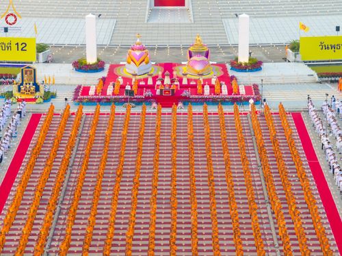 ภาพ No.121934:พิธีจุดประทีปถวายเป็นพุทธบูชา และบูชาธรรมมหาปูชนียาจารย์ พระมงคลเทพมุนี(สด จนฺทสโร) ในโครงการธรรมยาตรา กตัญญูบูชา มหาปูชนียาจารย์ พระมงคลเทพมุนี(สด จนฺทสโร) พระผู้ปราบมาร อนุสรณ์สถาน 7 แห่ง ปีที่ 12 วันที่ 31 มกราคม พ.ศ. 2567 ณ วัดพระธรรมกาย จ.ปทุมธานี