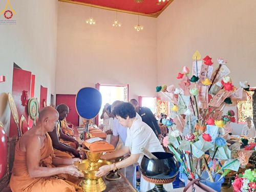 ภาพ No.168715:พิธีทอดกฐิน ณ วัดห้วยอุดม จ.บุรีรัมย์ ในโครงการกฐินสามัคคีทั่วไทย 30,000 วัด บูชาธรรม 80 ปี หลวงพ่อธัมมชโย โดยคณะศิษยานุศิษย์วัดพระธรรมกาย วันที่ 20 ตุลาคม พ.ศ. 2567