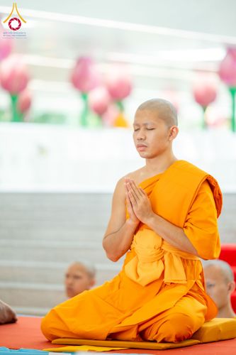 ภาพ No.223700:วันอาทิตย์ที่ 11 พฤษภาคม พ.ศ. 2568 พิธีอุปสมบทสามเณรเปรียญธรรมอุปสมบทอุทิศชีวิต 9 รูป อุบาสก 1 ท่าน ณ อุโบสถพระไตรปิฏกวัดพระธรรมกาย