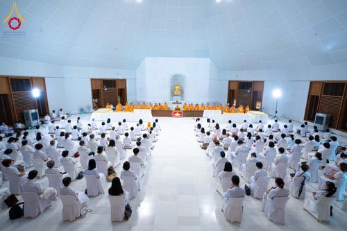 ภาพ No.174368:พิธีทอดกฐินกตัญญูบูชาธรรม ณ ศูนย์ปฏิบัติธรรมพระมงคลเทพมุนี อ.สองพี่น้อง จ.สุพรรณบุรี ในโครงการกฐินสามัคคีทั่วไทย 30,000 วัด บูชาธรรม 80 ปี หลวงพ่อธัมมชโย โดยคณะศิษยานุศิษย์วัดพระธรรมกาย วันที่ 10 พฤศจิกายน พ.ศ. 2567