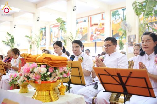 ภาพ No.181965:พิธีทอดกฐิน ณ วัดคลองตะแบก จ.นครราชสีมา ในโครงการทอดกฐินสามัคคีทั่วไทย 30,000 วัด บูชาธรรม 80 ปี หลวงพ่อธัมมชโย โดยคณะศิษยานุศิษย์วัดพระธรรมกาย วันที่ 2 พฤศจิกายน พ.ศ. 2567