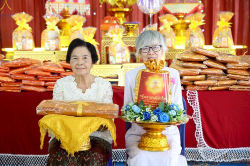 ภาพ No.268053:วันที่ 26 ตุลาคม พ.ศ. 2568 พิธีทอดกฐินสามัคคีทั่วไทย ณ วัดพักตราราม ต.บ้านปรก อ.เมืองสมุทรสงคราม จ.สมุทรสงคราม โดยคณะศิษยานุศิษย์ บูชาธรรม 81 ปี หลวงพ่อธัมมชโย