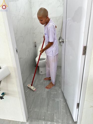 ภาพ No.133403:พิธีขอขมารับผ้าไตร, พิธีบรรพชาสามเณร, สามเณรออกบิณฑบาต ในโครงการบรรพชาสามเณร ฟื้นฟูพระพุทธศาสนาทั่วไทย  ณ ศูนย์ปฏิบัติธรรม และอบรมเยาวชนเมืองยะลา วันที่ 3 เมษายน พ.ศ. 2567