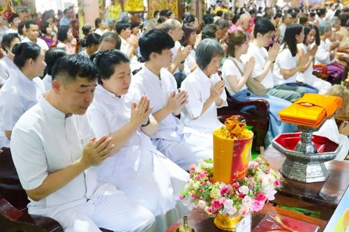 ภาพ No.258940:วันที่ 19 ตุลาคม พ.ศ. 2568 พิธีทอดกฐินสามัคคีทั่วไทย 30,000 วัด โดยคณะศิษยานุศิษย์ บูชาธรรม 81 ปี หลวงพ่อธัมมชโย ณ วัดบ้านยาง อ.เมือง จ.นครปฐม