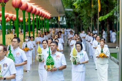 ภาพ No.228819:วันเสาร์ที่ 14 มิถุนายน พ.ศ. 2568 พิธีเวียนประทักษิณ , พิธีขอขมารับผ้าไตร ในโครงการบรรพชาอุปสมบทหมู่ ผู้บริหารรุ่นที่ 15 และ อุดมศึกษา รุ่นที่ 52 ณ โบสถ์พระไตรปิฎก วัดพระธรรมกาย