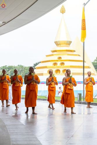 ภาพ No.227322:วันเสาร์ที่ 31 พฤษภาคม พ.ศ. 2568 พิธีเวียนประทักษิณรอบพระอุโบสถ ในพิธีอุปสมบท สามเณรเตรียม DCI รุ่นที่ 22 ณ อุโบสถพระไตรปิฎก วัดพระธรรมกาย