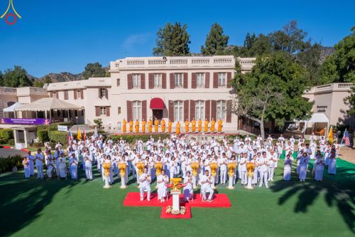 ภาพ No.100284:พิธีทอดกฐินบรมจักรพรรดิ ณ วัดพระธรรมกายแคลิฟอร์เนีย เมืองอาซูซ่า รัฐแคลิฟอร์เนีย ประเทศสหรัฐอเมริกา วันอาทิตย์ที่ 12 พฤศจิกายน พ.ศ. 2566