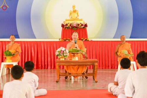 ภาพ No.135181:พิธีตัดปอยผม, พิธีขอขมารับผ้าไตร, พิธีบรรพชา, พิธีถวายบาตร ในโครงการบรรพชาสามเณร ฟื้นฟูพระพุทธศาสนาทั่วไทย  ณ ศูนย์ปฏิบัติธรรมบุญประสาน ต.พญาเย็น อ.ปากช่อง จ.นครราชสีมา วันที่ 5 เมษายน พ.ศ. 2567