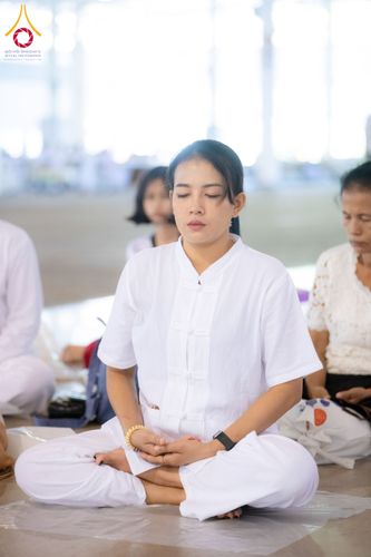 ภาพ No.143636:พิธีถวายผ้าไตร, สวดธรรมจักร, ปฏิบัติธรรม และฟังแสดงพระธรรมเทศนา ภาษาเมียนมา โดยมีสาธุชนชาวเมียนมากว่า 4,000 คน เข้าร่วมพิธี ณ มหารัตนวิหารคด วัดพระธรรมกาย วันอาทิตย์ที่ 7 กรกฎาคม พ.ศ. 2567