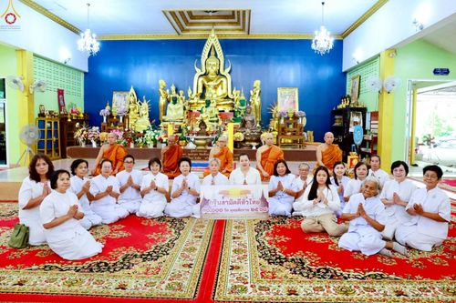 ภาพ No.269596:วันที่ 8 ตุลาคม พ.ศ. 2568 พิธีถวายปัจจัยสมทบกฐิน ในโครงการทอดกฐินสามัคคีทั่วไทย 30,000 วัด โดยคณะศิษยานุศิษย์ บูชาธรรม 81 ปี หลวงพ่อธัมมชโย