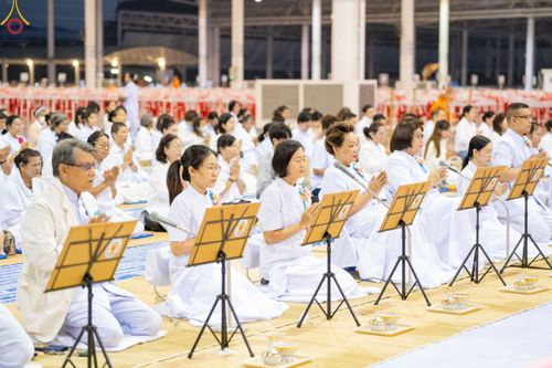 ภาพ No.188474:พิธีถวายภัตตาหารเป็นสังฆทาน แด่พระธรรมยาตรา ในโครงการธรรมยาตรา กตัญญูบูชา มหาปูชนียาจารย์ พระมงคลเทพมุนี(สด จนฺทสโร) พระผู้ปราบมาร อนุสรณ์สถาน 7 แห่ง ปีที่ 13 ณ สภาธรรมกายสากล วัดพระธรรมกาย วันที่ 3 มกราคม พ.ศ. 2568
