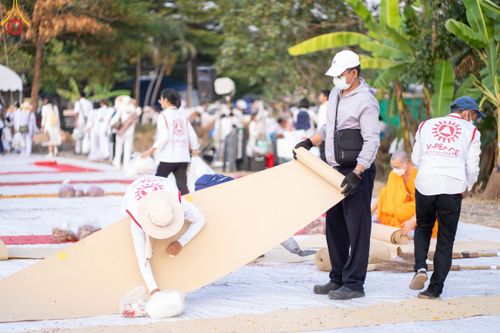 ภาพ No.112412:V.11 สามารถ การเตรียมงาน เก็บงาน การรับบุญของเจ้าหน้าที่หน่วยงานต่างๆ เพื่อโครงการธรรมยาตรา กตัญญูบูชา มหาปูชนียาจารย์ พระมงคลเทพมุนี (สด จนฺทสโร) พระผู้ปราบมาร อนุสรณ์สถาน 7 แห่ง ปีที่ 12 ระหว่างวันที่ 2 - 31 มกราคม พ.ศ.2567