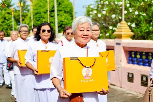 ภาพ No.263650:วันที่ 23 ตุลาคม พ.ศ. 2568 พิธีทอดกฐินสามัคคีทั่วไทย 30,000 วัด โดยคณะศิษยานุศิษย์ บูชาธรรม 81 ปี หลวงพ่อธัมมชโย ณ วัดหัวถนน จ.นครปฐม