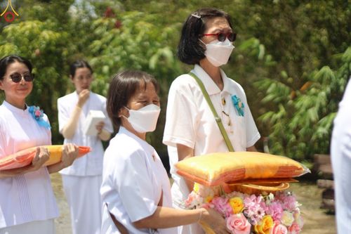 ภาพ No.83112:พิธีทอดผ้าป่ากำเเพงเเก้วเฟส 2 เฟสสำเร็จ  แผ่นดินอันศักดิ์สิทธิ์ สถานที่สถาปนา ปทุมเจดีย์ พระพุทธเจ้าห้าพระองค์  ณ ศูนย์อบรมเยาวชนปัตตานี อ.หนองจิก จ.ปัตตานี ในวันอาทิตย์ ที่ 25 มิถุนายน พ.ศ. 2566