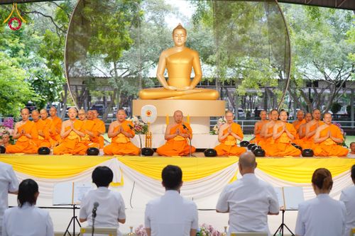 ภาพ No.144242:พิธีตักบาตรพระใหม่  โครงการบรรพชาอุปสมบทหมู่ ธรรมทายาทนานาชาติ (ภาษาจีน) ณ อาคารโถงช้าง วัดพระธรรมกาย วันอาทิตย์ที่ 14 กรกฎาคม พ.ศ. 2567