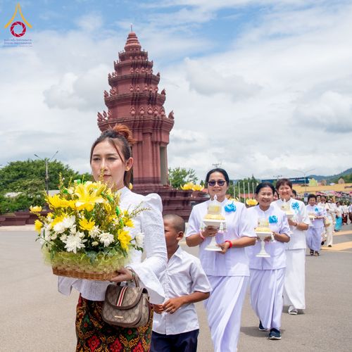 ภาพ No.145465:ศูนย์ปฎิบัติธรรมนครวัด ร่วมกับสำนักงานเจ้าคณะจังหวัดไพลิน ถวายเทียนพรรษา มหาสังฆทานครั้งยิ่งใหญ่ เชื่อมสัมพันธ์ ไทย-กัมพูชา 80 วัด บูชาธรรมธรรมหลวงพ่อธัมมชโย ณ วัดโพธิมาราม จ.ไพลิน ประเทศกัมพูชา วันพุธที่ 17 กรกฎาคม พ.ศ. 2567