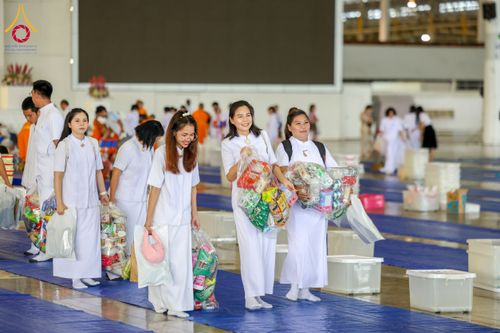 ภาพ No.209294:วันอาทิตย์ที่ 2 มีนาคม พ.ศ. 2568 พิธีตักบาตร ข้าวสารอาหารแห้ง ณ บ้านแก้วเรือนทองคุณยายฯ สภาธรรมกายสากล วัดพระธรรมกาย