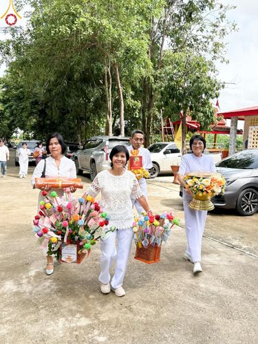 ภาพ No.168517:พิธีทอดกฐิน ณ วัดไม้ตราสมาชิการาม อ.บางไทร จ.พระนครศรีอยุธยา ในโครงการกฐินสามัคคีทั่วไทย 30,000 วัด บูชาธรรม 80 ปี หลวงพ่อธัมมชโย โดยคณะศิษยานุศิษย์วัดพระธรรมกาย วันที่ 20 ตุลาคม พ.ศ. 2567