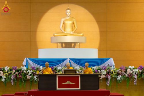 ภาพ No.209601:วันอาทิตย์ที่ 2 มีนาคม พ.ศ. 2568 พิธีภาคบ่าย สัมมนาพิเศษ, ปฏิบัติธรรม พิธีรับมอบพระบรมสารีริกธาตุ ณ สภาธรรมกายสากล วัดพระธรรมกาย
