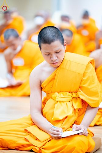 ภาพ No.187687:พระธรรมยาตรา รับฟังพระธรรมเทศนา จากหลวงพ่อทัตตชีโว ในโครงการธรรมยาตรา ปีที่ 13 กตัญญูบูชา มหาปูชนียาจารย์ พระมงคลเทพมุนี(สด จนฺทสโร) พระผู้ปราบมาร อนุสรณ์สถาน 7 แห่ง ณ ห้องแก้วสารพัดนึก 2 วัดพระธรรมกาย วันที่ 26 ธันวาคม พ.ศ. 2567