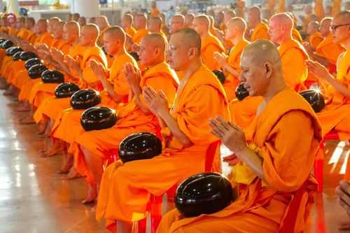 ภาพ No.177536:พิธีตักบาตรและพิธีบูชาข้าวพระ ในวันอาทิตย์ต้นเดือนที่ 1 ธันวาคม พ.ศ. 2567 ณ สภาธรรมกายสากล วัดพระธรรมกาย