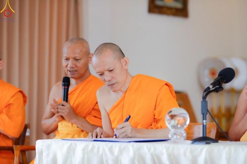ภาพ No.155758:พิธีลงนาม MoU ระหว่าง ศูนย์พัฒนาศักยภาพพระธรรมทูตไทยในโอเชียเนีย(ODDC) และ ศูนย์ปฎิบัติธรรมบาหลี(YBMC) วันที่ 20 กันยายน พ.ศ. 2567 เพื่อสานงานพระศาสนา สานงานเผยแผ่วิชชาธรรมกาย ไปทั่วผืนแผ่นดินโอเชียเนีย ไปทั่วผืนแผ่นดินบาหลี