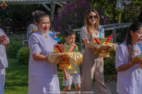 ภาพ No.149344:วัดพระธรรมกายลอนดอน สหราชอาณาจักร  ได้จัดพิธีบรรพชาสามเณรยุวธรรมทายาท  ในวันจันทร์ที่ 12 สิงหาคม พ.ศ. 2567