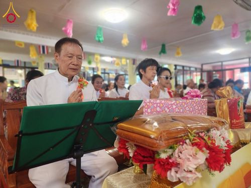 ภาพ No.181634:พิธีทอดกฐิน ณ วัดแก้วฟ้า จ.ราชบุรี ในโครงการทอดกฐินสามัคคีทั่วไทย 30,000 วัด บูชาธรรม 80 ปี หลวงพ่อธัมมชโย โดยคณะศิษยานุศิษย์วัดพระธรรมกาย วันที่ 2 พฤศจิกายน พ.ศ. 2567