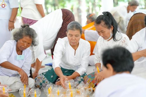 ภาพ No.247825:วันที่ 19-21 กันยายน พ.ศ. 2568 โครงการอบรมอุบาสิกาแก้ว รุ่นที่ 2 ณ ศูนย์ปฏิบัติธรรมจังหวัดบุรีรัมย์