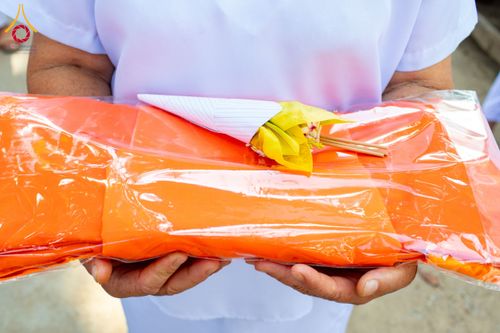 ภาพ No.173358:พิธีทอดกฐิน วัดทาป่าสัก จ.ลำพูน ในโครงการกฐินสามัคคีทั่วไทย 30,000 วัด บูชาธรรม 80 ปี หลวงพ่อธัมมชโย โดยคณะศิษยานุศิษย์วัดพระธรรมกาย วันที่ 3 พฤศจิกายน พ.ศ. 2567