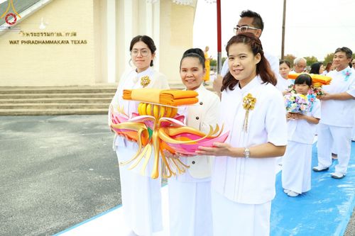 ภาพ No.100370:พิธีทอดกฐินบรมจักรพรรดิ ณ วัดพระธรรมกายเท็กซัส รัฐเท็กซัส สหรัฐอเมริกา วันอาทิตย์ที่ 12 พฤศจิกายน พ.ศ. 2566