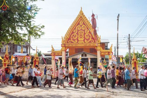 ภาพ No.92952:พิธีทอดกฐินสามัคคีทั่วไทย 5,000 วัด โดยคณะศิษยานุศิษย์วัดพระธรรมกาย น้อมบูชาธรรม 79 ปี หลวงพ่อธัมมชโย ณ วัดทรงศิรินาวาส จ.บุรีรัมย์ วันที่ 8 พฤศจิกายน พ.ศ.2566