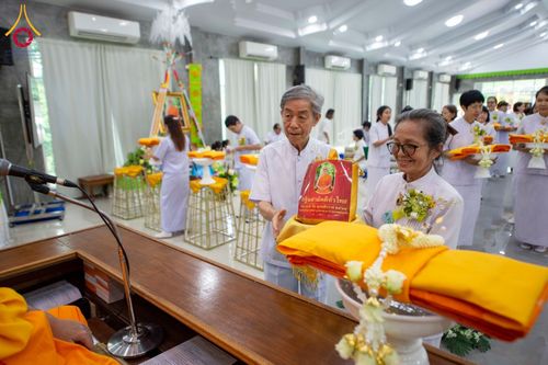 ภาพ No.165706:พิธีทอดกฐิน ศูนย์ปฎิบัติธรรมดอยหล่อ จ.เชียงใหม่ ในโครงการกฐินสามัคคีทั่วไทย 30,000 วัด บูชาธรรม 80 ปี หลวงพ่อธัมมชโย โดยคณะศิษยานุศิษย์วัดพระธรรมกาย วันที่ 20 ตุลาคม พ.ศ. 2567