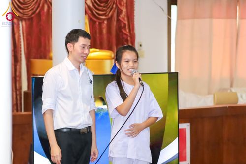 ภาพ No.180113:กิจกรรมวันรวมพลังเด็กดี V-Star ผู้นำฟื้นฟูศีลธรรมโลก ประจำปีพุทธศักราช 2567 จังหวัดสุโขทัย เพื่อรวมพลังสร้างความดี นั่งสมาธิภาวนาถวายเป็นพุทธบูชา และเพื่อส่งเสริมการเรียนรู้พระพุทธศาสนา วันที่ 3 ธันวาคม พ.ศ. 2567