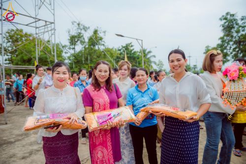 ภาพ No.177177:พิธีทอดกฐิน ณ วัดตรีมิตรประดิษฐาราม ต.รางหวาย อ.พนมทวน จ.กาญจนบุรี ในโครงการทอดกฐินสามัคคีทั่วไทย 30,000 วัด บูชาธรรม 80 ปี หลวงพ่อธัมมชโย โดยคณะศิษยานุศิษย์วัดพระธรรมกาย วันที่ 15 พฤศจิกายน พ.ศ. 2567