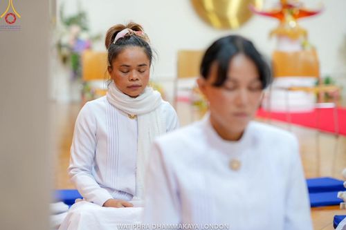 ภาพ No.161351:วัดพระธรรมกายลอนดอน สหราชอาณาจักร จัดงานบุญ น้อมถวายเป็นพุทธบูชา และบูชาธรรมเนื่องในวาระ 140 ปี วันคล้ายวันเกิดด้วยรูปกายเนื้อของ พระมงคลเทพมุนี (สด จนฺทสโร) พระผู้ปราบมาร ในวันที่ 10 ตุลาคม พ.ศ. 2567