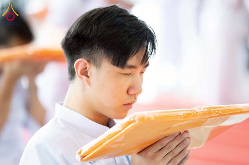 ภาพ No.215350:วันอาทิตย์ต้นเดือนที่ 6 เมษายน พ.ศ. 2568 ขบวนอัญเชิญผ้าป่าสมทบ มหาสังฆทาน 40,000 กว่าวัดทั่วประเทศ ณ สภาธรรมกายสากล วัดพระธรรมกาย