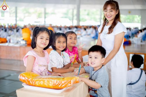 ภาพ No.213230:วันศุกร์ที่ 28 มีนาคม พ.ศ. 2568 (วันพระ แรม 15 ค่ำ เดือน 4) พิธีบุพเปตพลี ครั้งที่ 161 ร่วมอุทิศบุญแด่หมู่ญาติที่ล่วงลับไปแล้ว และสืบทอดอายุพระพุทธศาสนา ณ หอฉันคุณยายอาจารย์ฯ วัดพระธรรมกาย