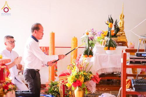 ภาพ No.169219:พิธีทอดกฐิน ณ วัดเนินสว่างวราราม จ.พิษณุโลก ในโครงการกฐินสามัคคีทั่วไทย 30,000 วัด บูชาธรรม 80 ปี หลวงพ่อธัมมชโย โดยคณะศิษยานุศิษย์วัดพระธรรมกาย วันที่ 24 ตุลาคม พ.ศ. 2567