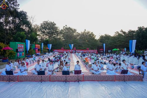 ภาพ No.123651:พิธีตักบาตรพระ ๑,๐๐๐ รูป ทำบุญครบรอบวัดห้วยตองสัก ๓๖ ปี วันเสาร์ที่ ๑๐ กุมภาพันธ์ พ.ศ. ๒๕๖๗ ณ วัดห้วยตองสัก อ.จอมทอง จ.เชียงใหม่