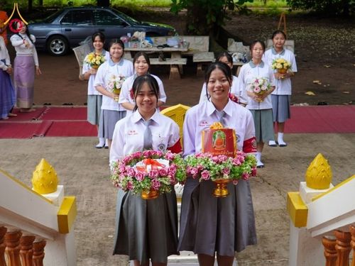 ภาพ No.176727:พิธีทอดกฐิน ณ วัดแหลมรวกอินทรนิมิตร ต.ธงชัยเหนือ อ.ปักธงชัย จ.นครราชสีมา ในโครงการกฐินสามัคคีทั่วไทย 30,000 วัด บูชาธรรม 80 ปี หลวงพ่อธัมมชโย โดยคณะศิษยานุศิษย์วัดพระธรรมกาย วันที่ 27 ตุลาคม พ.ศ.2567 กฐินสัมฤทธิ์เด็กดี V-Star โรงเรียนตะวันชัย จ.นครราชสีม